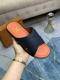 Picture of LV Slippers _SKU557983137671145